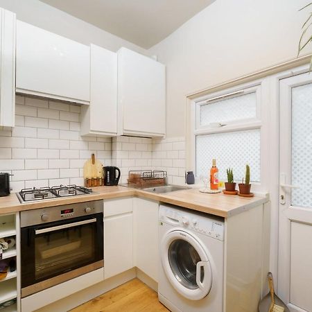 Gorgeous Apartment Wood Green Palmers Green Bagian luar foto