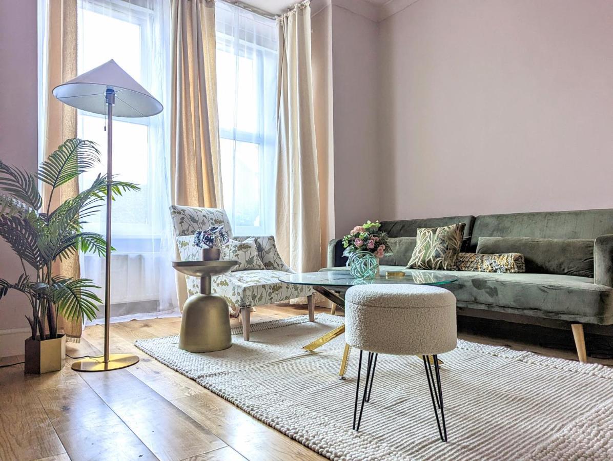 Gorgeous Apartment Wood Green Palmers Green Bagian luar foto
