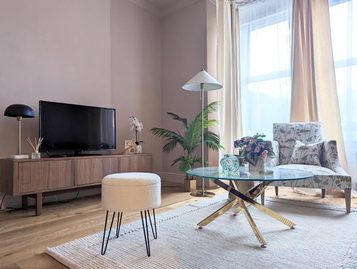 Gorgeous Apartment Wood Green Palmers Green Bagian luar foto