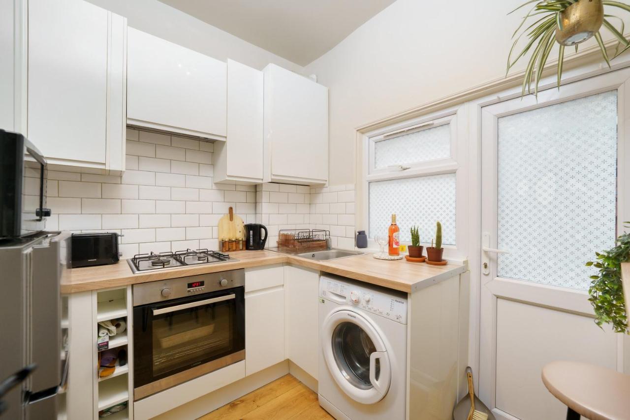 Gorgeous Apartment Wood Green Palmers Green Bagian luar foto