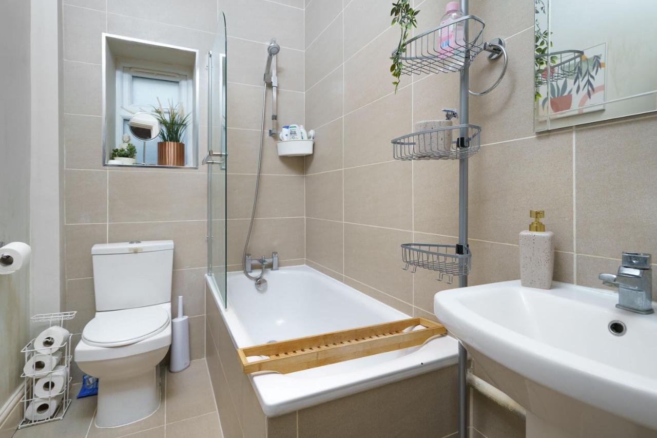 Gorgeous Apartment Wood Green Palmers Green Bagian luar foto