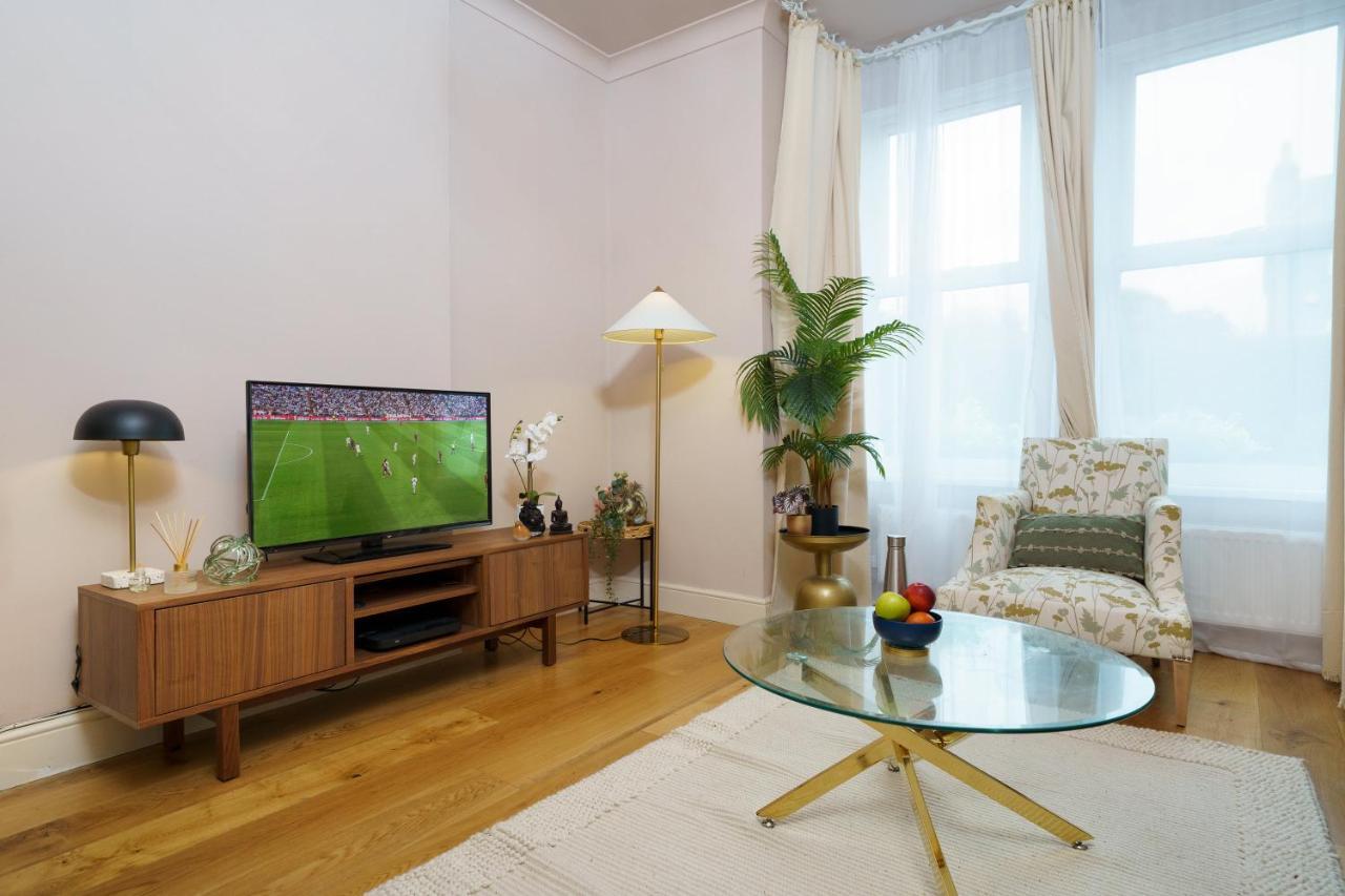 Gorgeous Apartment Wood Green Palmers Green Bagian luar foto